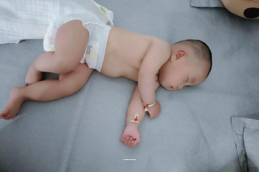 库尔勒宝宝流白色粘鼻涕